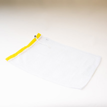 Mesh sorting bag with yellow topper, white, 18x30"